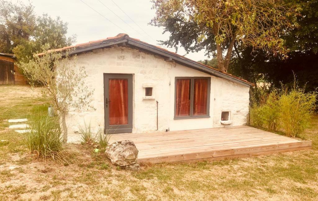 Le Gite Des 3 Saules Saint-Savinien Exterior photo