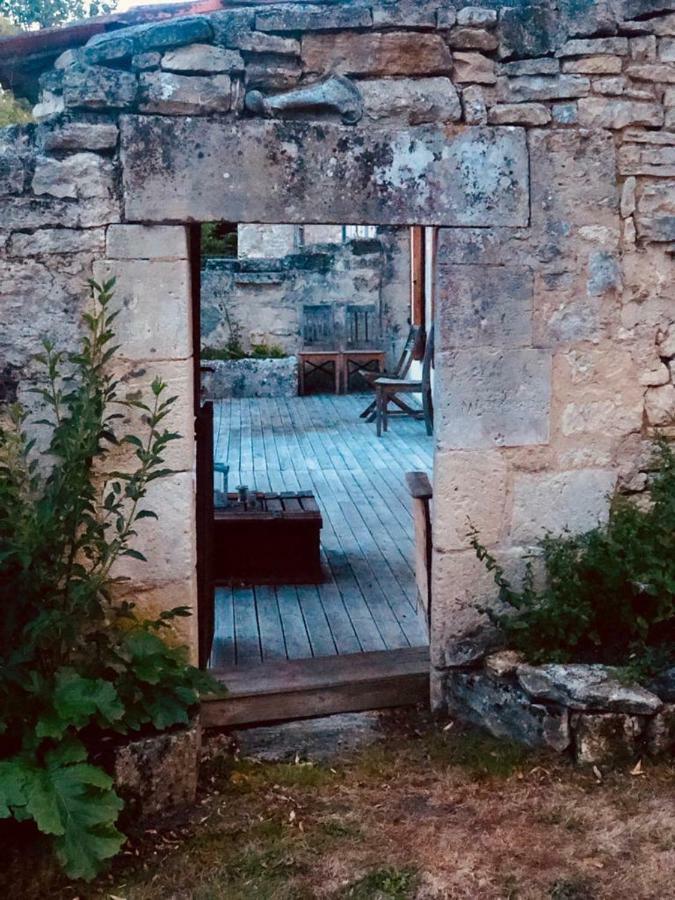 Le Gite Des 3 Saules Saint-Savinien Exterior photo