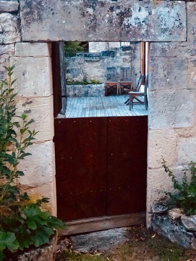 Le Gite Des 3 Saules Saint-Savinien Exterior photo